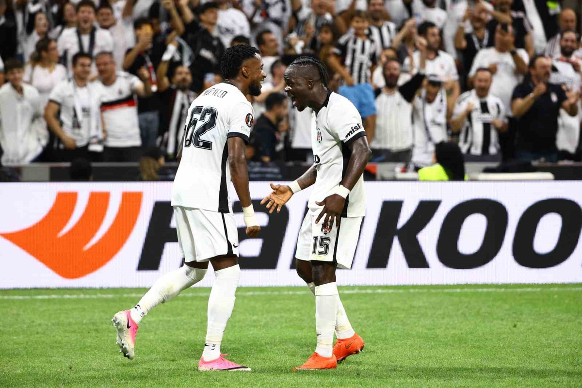 Beşiktaş Marsilya\'yı 4-1 yendi, Murillo eski takımına gol attı