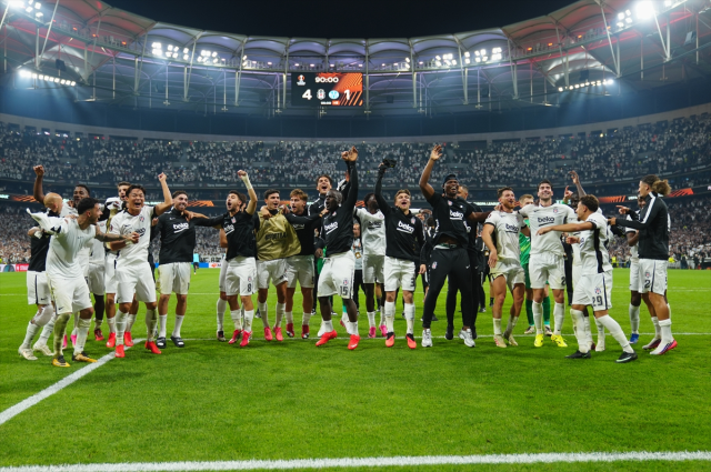 Atılan manşetler olay! Bütün Fransa Beşiktaş'ı konuşuyor