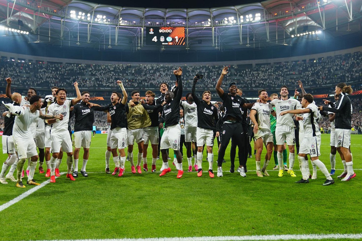 Atılan manşetler olay! B&uuml;t&uuml;n Fransa Beşiktaş'ı konuşuyor
