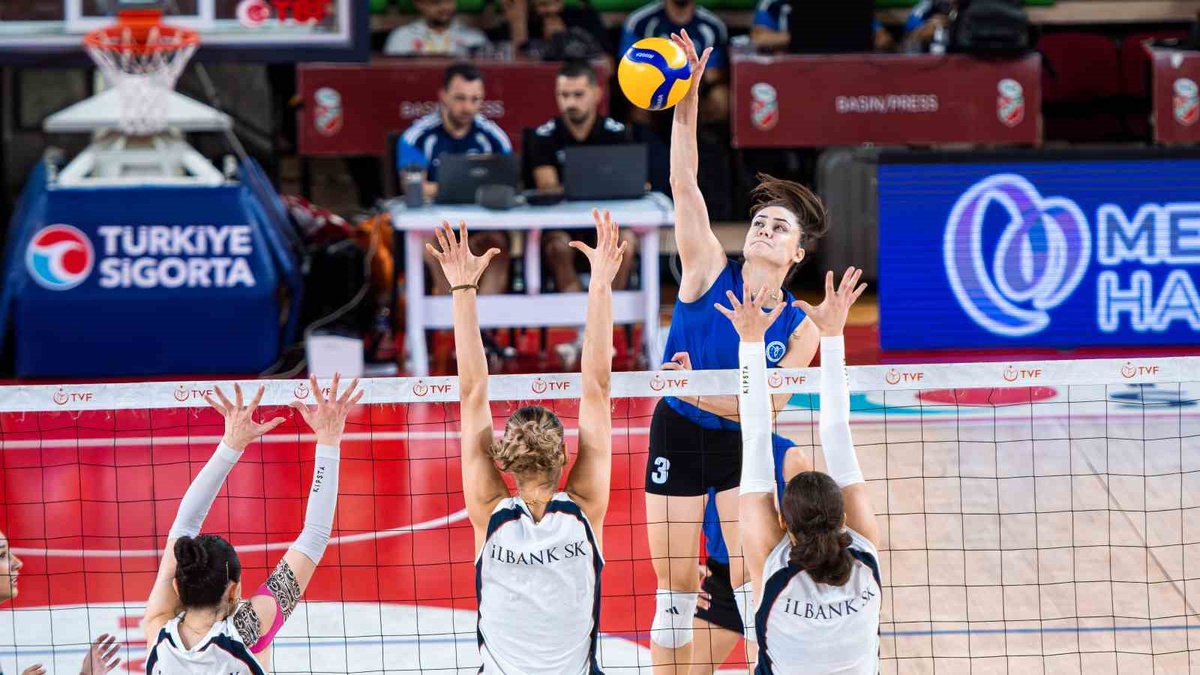 Aydın BBSK, Karşıyaka turnuvasında İlbank\'ı 3-1 mağlup etti