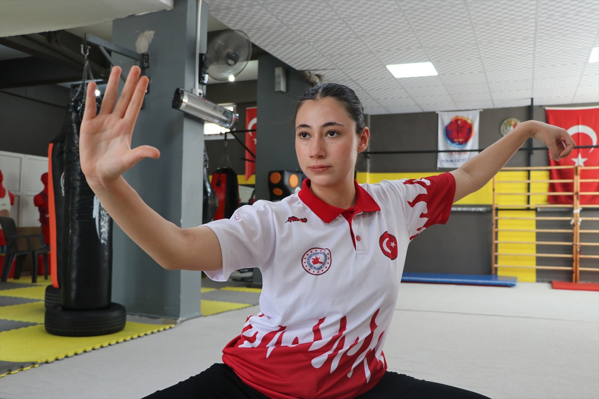 Dünya şampiyonu milli sporcu İrem Su Öztürk, Bolu\'daki Balkan Şampiyonası\'na hazırlanıyor