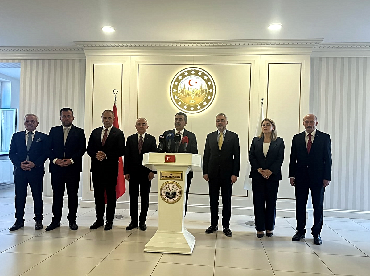Tekin, PISA 2025\'te Türkiye\'nin üç alanda da OECD ortalamasını geçtiğini açıkladı