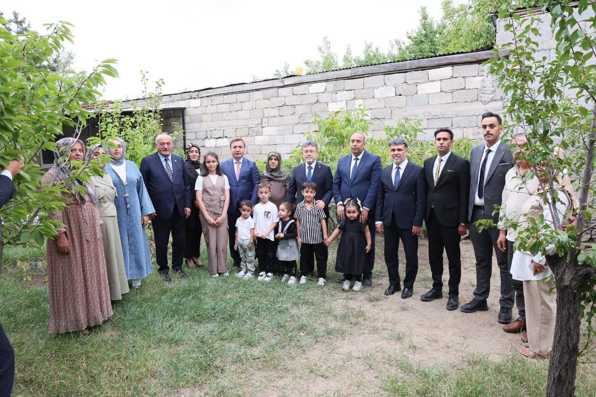 Bakan Yumaklı, şehit Jandarma Er Yakup Koç’un ailesini ziyaret etti