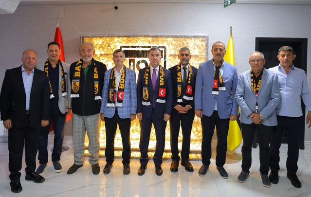 Bayburtspor'un Kurban Yazoğlu Spor Tesisleri törenle hizmete açıldı
