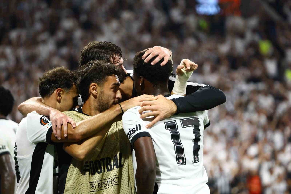Beşiktaş Marsilya\'yı 4-1 yendi, iç sahada 7\'de 7 yaptı
