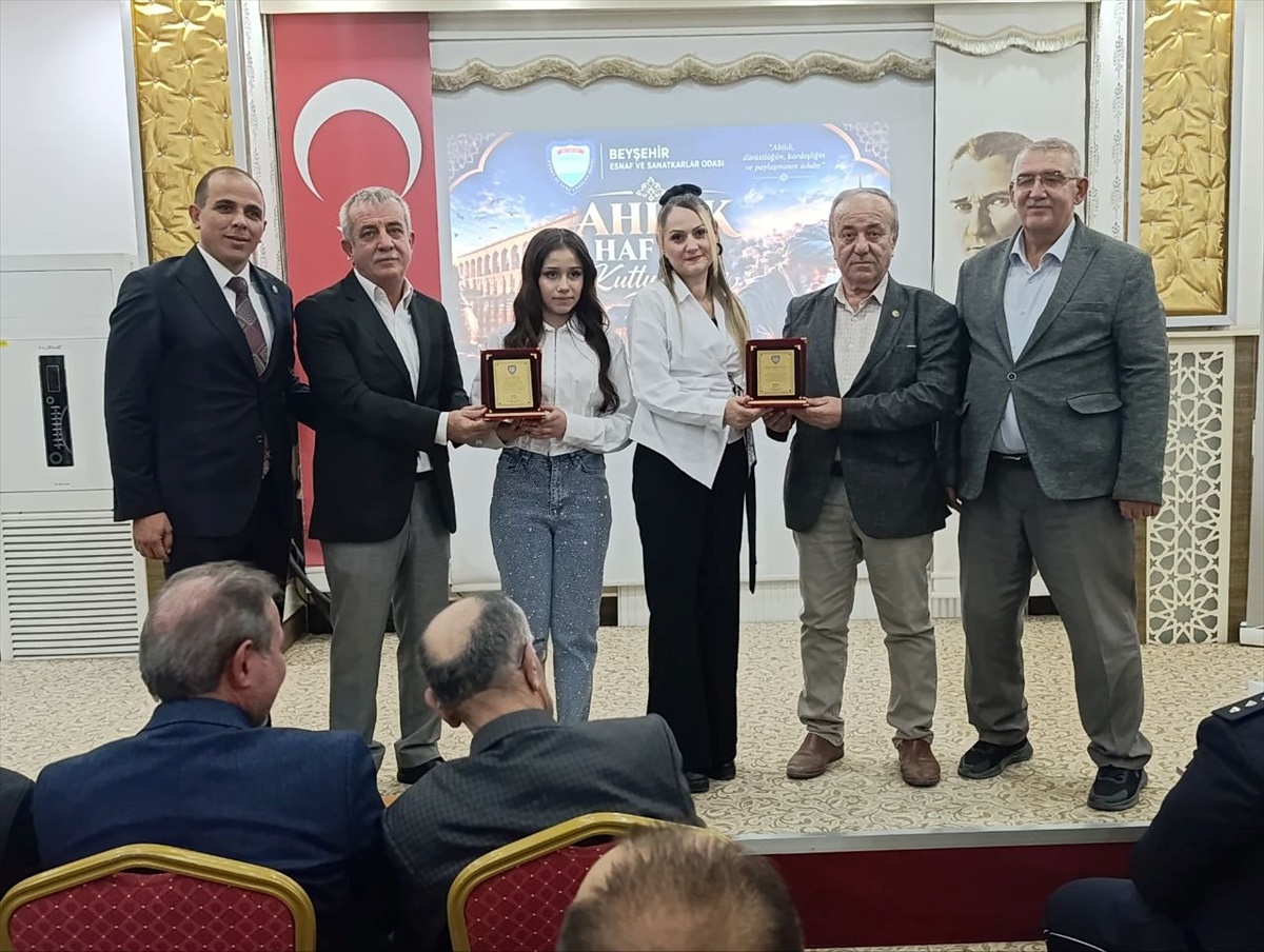 Konya Beyşehir\'de Ahilik Haftası\'nda yılın ahileri seçilip ödüllendirildi