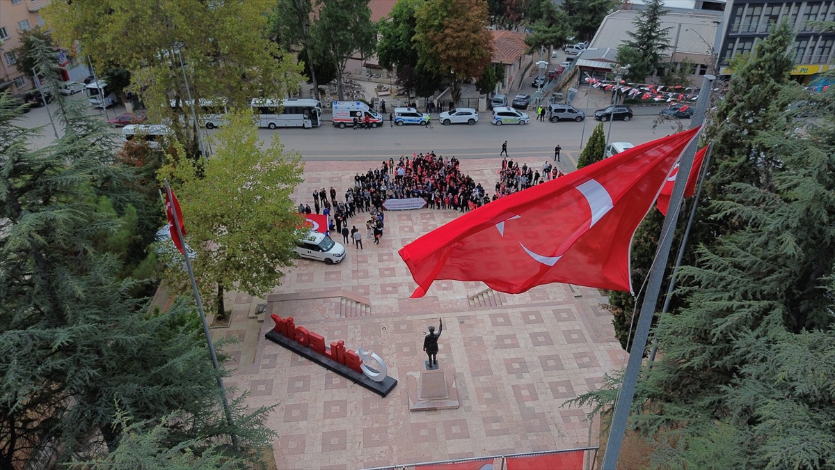 Bilecik\'te 19 Eylül Gaziler Günü dolayısıyla yürüyüş yapıldı