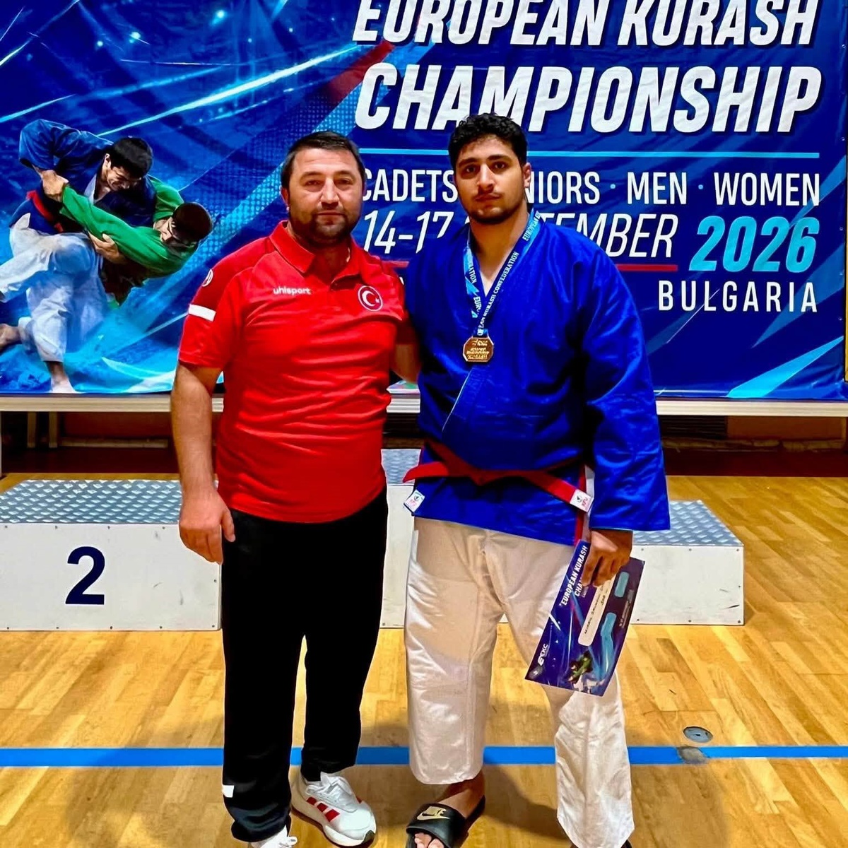 Bilecikli sporcu Mikail Zaloğlu, Bulgaristan\'da Avrupa Kuraş Şampiyonu oldu