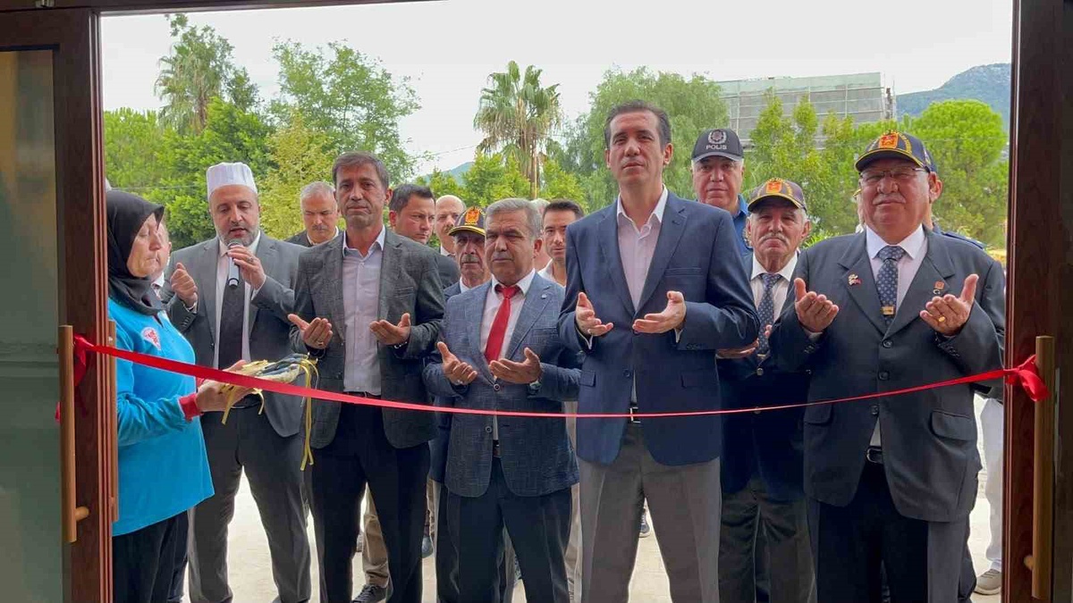 Bozyazı\'da okuma salonu ve sosyal yaşam alanı törenle açıldı