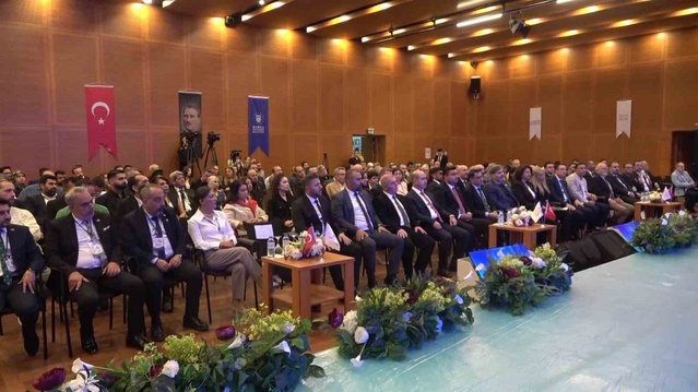 Bursa'da enerji ve sıfır atık forumunda ekonomiye katkı vurgusu yapıldı