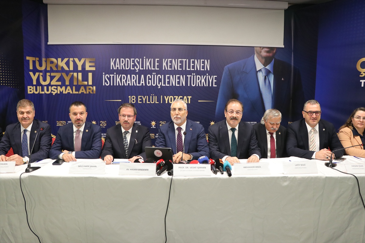 Çalışma ve Sosyal Güvenlik Bakanı Vedat Işıkhan, Yozgat\'ta konuştu: