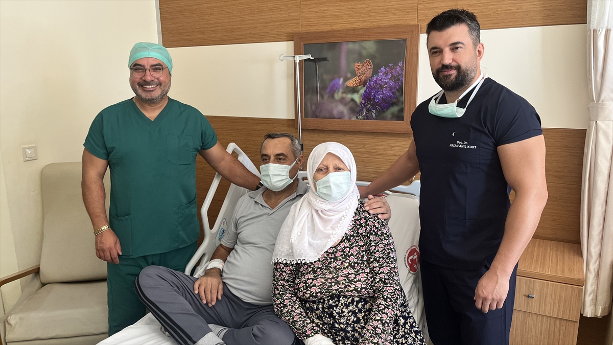 Çanakkale\'de kazada ölen gencin böbrekleri, 12 ve 5 yıldır diyalizdeki 2 hastaya nakledildi