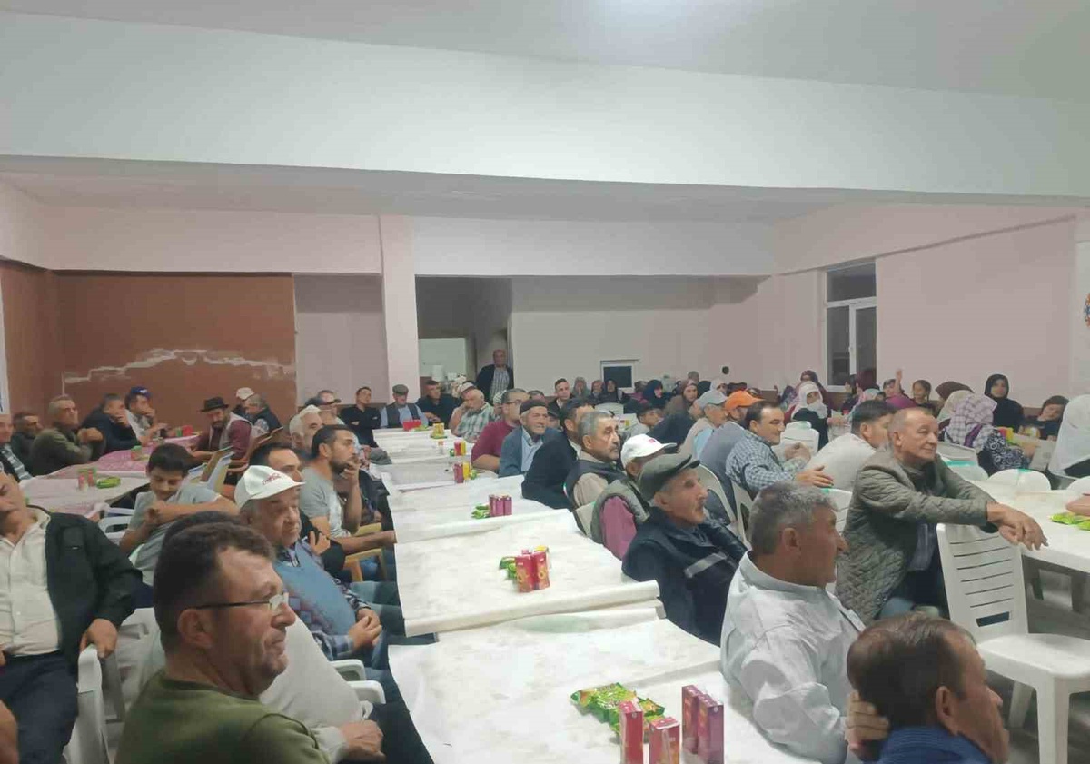 Kütahya Çavdarhisar\'da üreticilere sağım hijyeni ve destek eğitimi verildi