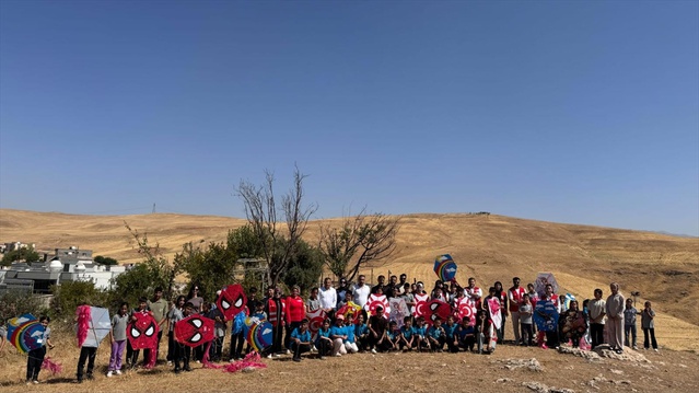 Cizre'de Gazzeli çocuklar için barış ve umut dolu uçurtma etkinliği düzenlendi