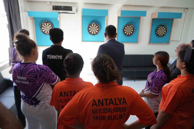 Antalya'da dart projesiyle 7 genç lisanslı sporcu oldu, dereceler geldi