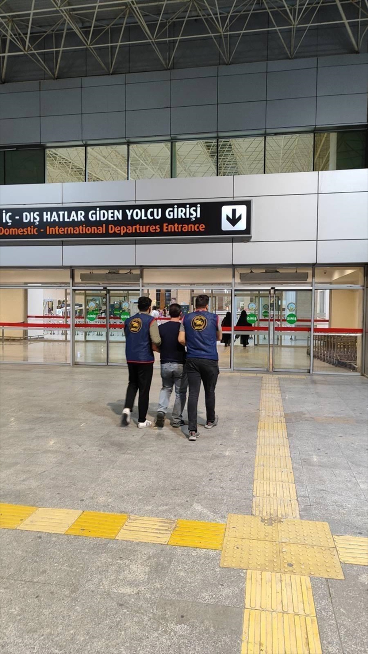 JASAT koordinesinde jandarma, Diyarbakır\'da aranan 112 kişiyi yakaladı