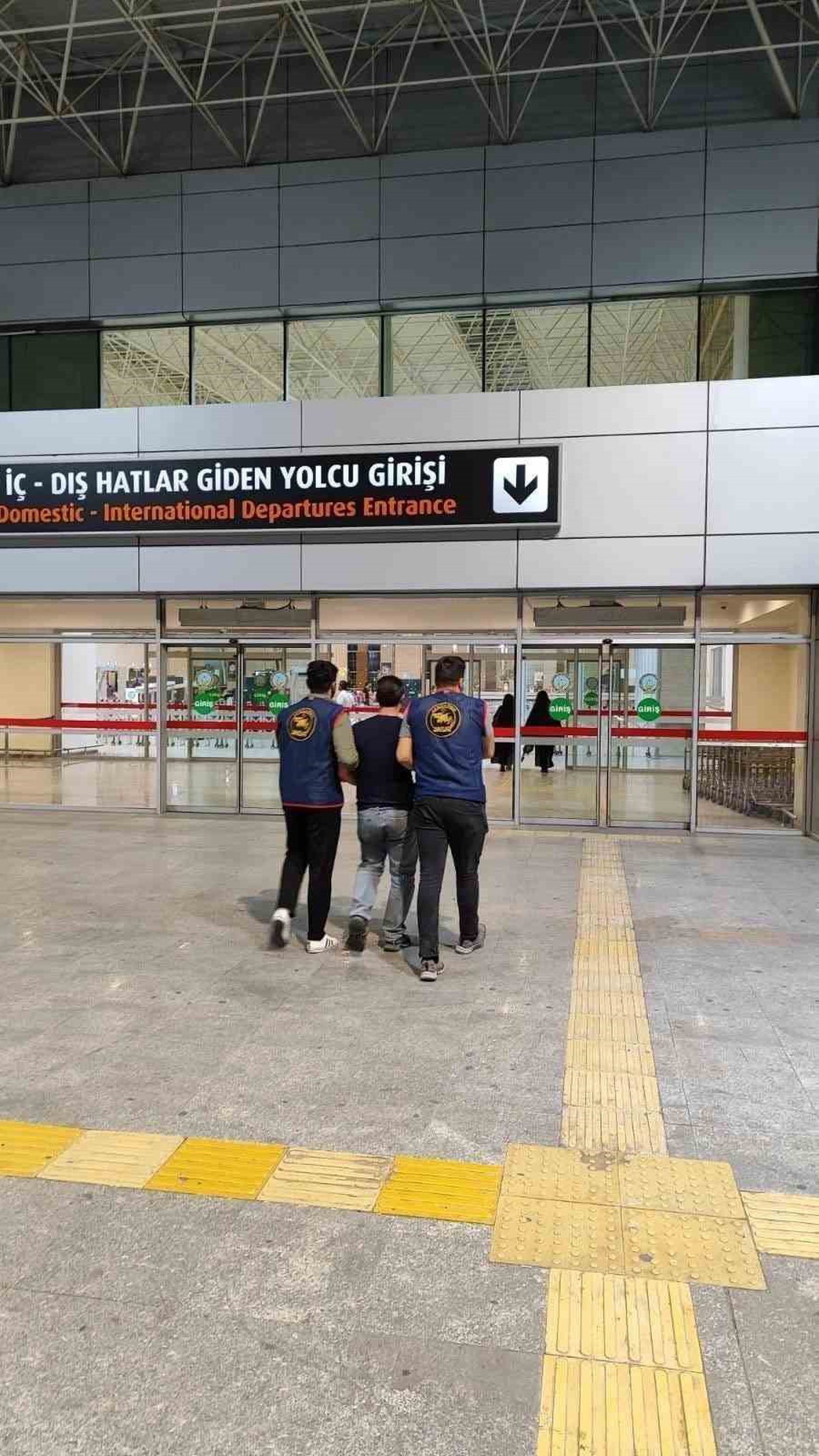 Diyarbakır\'da kesinleşmiş hapis cezası olan 112 kişi JASAT operasyonunda yakalandı