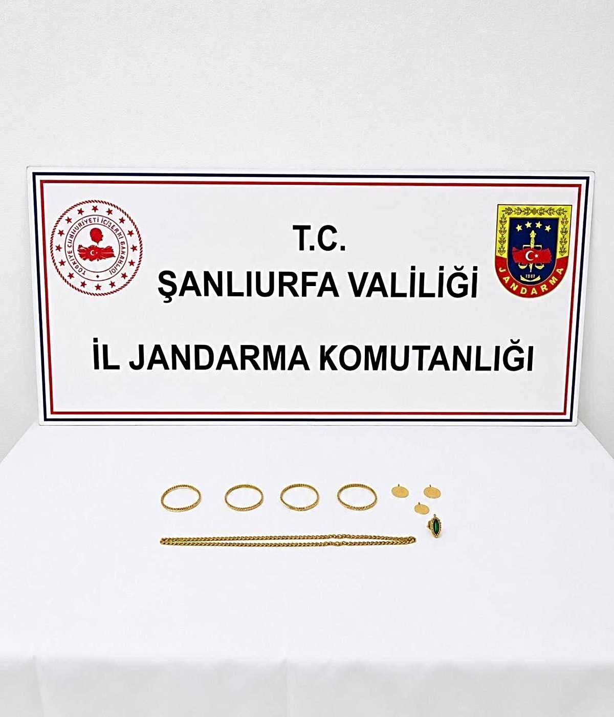 Şanlıurfa Birecik'te 925 bin liralık altını bozdurmaya çalışan şahıs suçüstü yakalandı