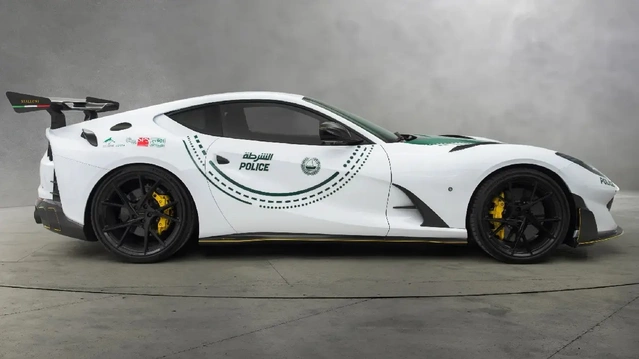 Dubai Polisi filosuna Mansory imzalı Ferrari 812 Superfast katıldı