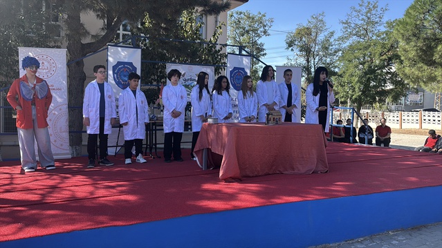 Edirne'de fen lisesi öğrencileri projelerini ortaokul öğrencilerine tanıttı