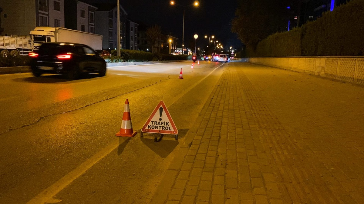 İnegöl'de ehliyetsiz motosiklet sürücüsüne 205 bin TL ceza kesildi