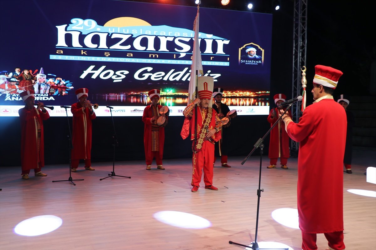Şair Şehriyar anısına 29. Hazar Şiir Akşamları Elazığ\'da 16 şairle başladı