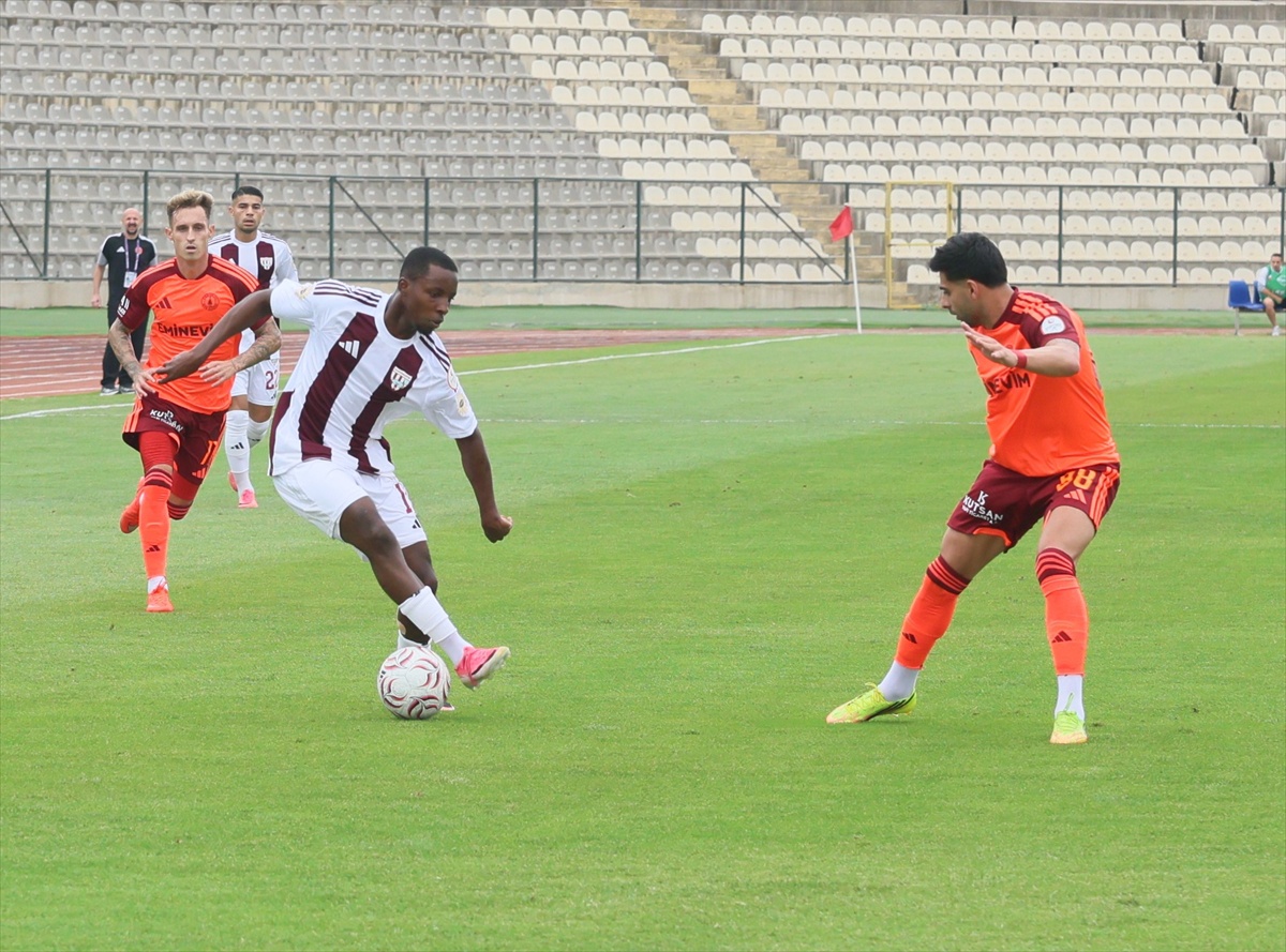 Bandırmaspor, evinde Eminevim Ümraniyespor'a 90. dakikada Soukou golüyle 1-0 yenildi