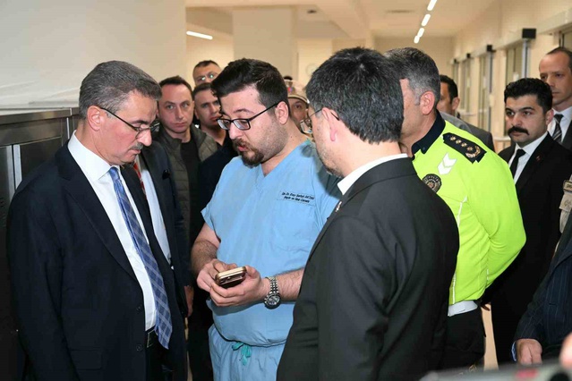 Erzurum Valisi Baruş, silahlı kavgada 1 polis ve 10 kişinin yaralandığını açıkladı