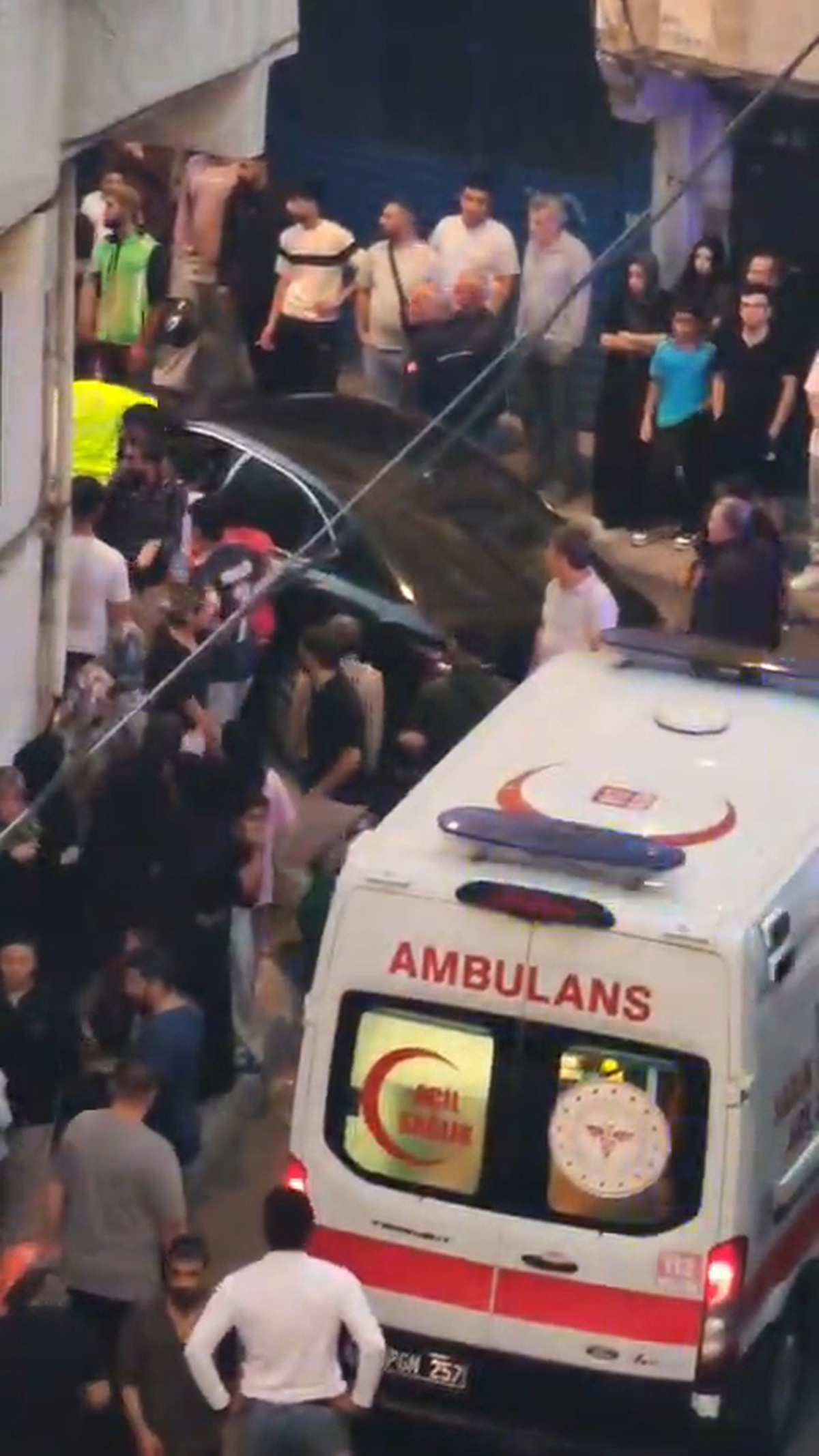 Esenler\'de otomobilin çarptığı 4 yaşındaki Suriye uyruklu çocuk hayatını kaybetti