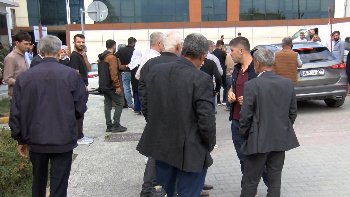 Eyüpsultan\'daki otobüs yangınında 10 yaşındaki Nazlıhan Seraç da hayatını kaybetti