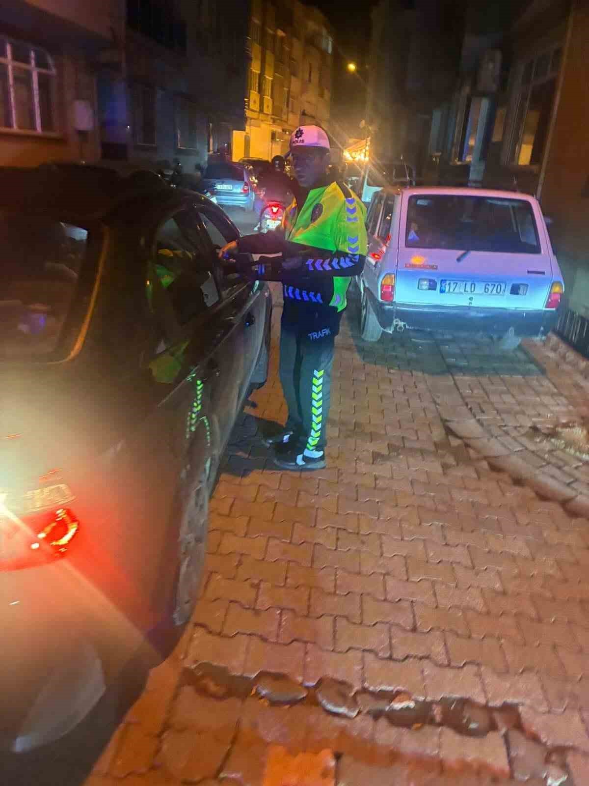 Gönen\'de ara sokaklarda trafik denetimi yapıldı, ihlal eden sürücülere işlem uygulandı