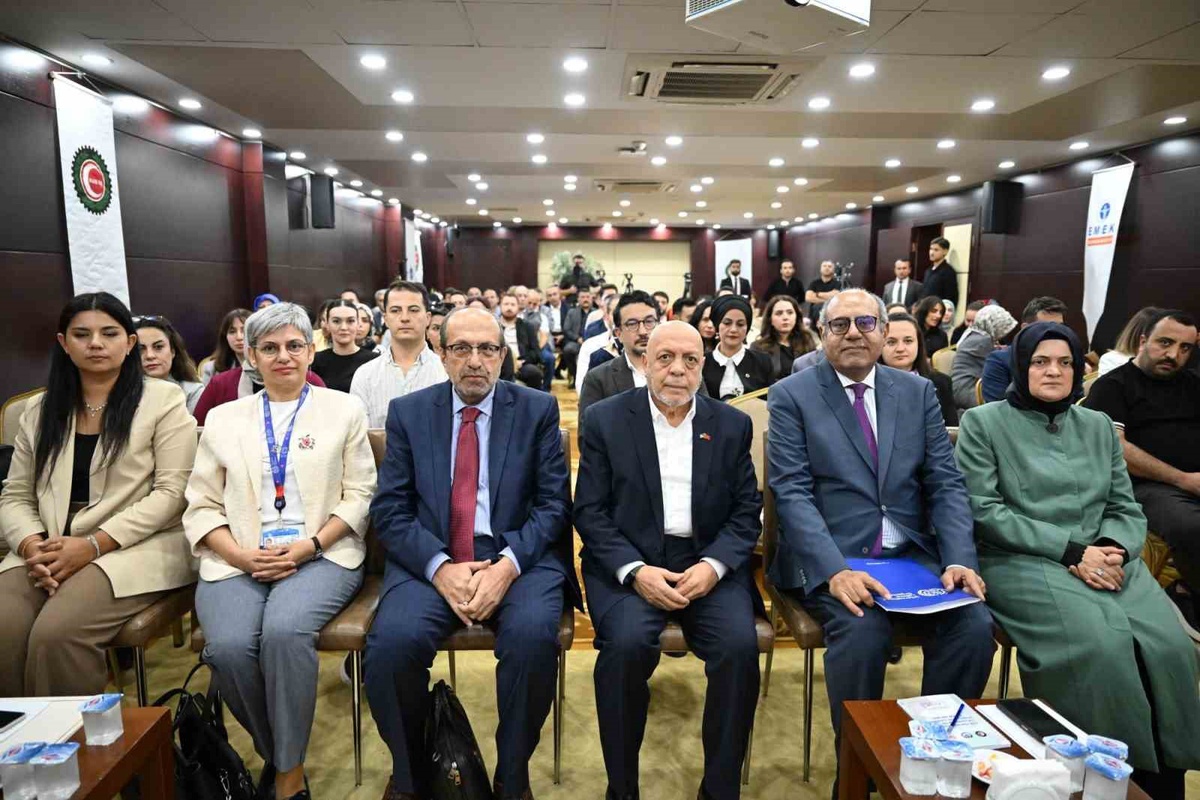 HAK-İŞ Başkanı Arslan, kadınlar aleyhine ücret farkını yüzde 20 olarak açıkladı
