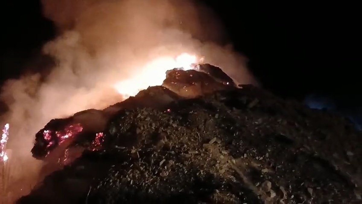 Hakkari Işıklar köyünde yangında 5 bin ot balyası kül oldu