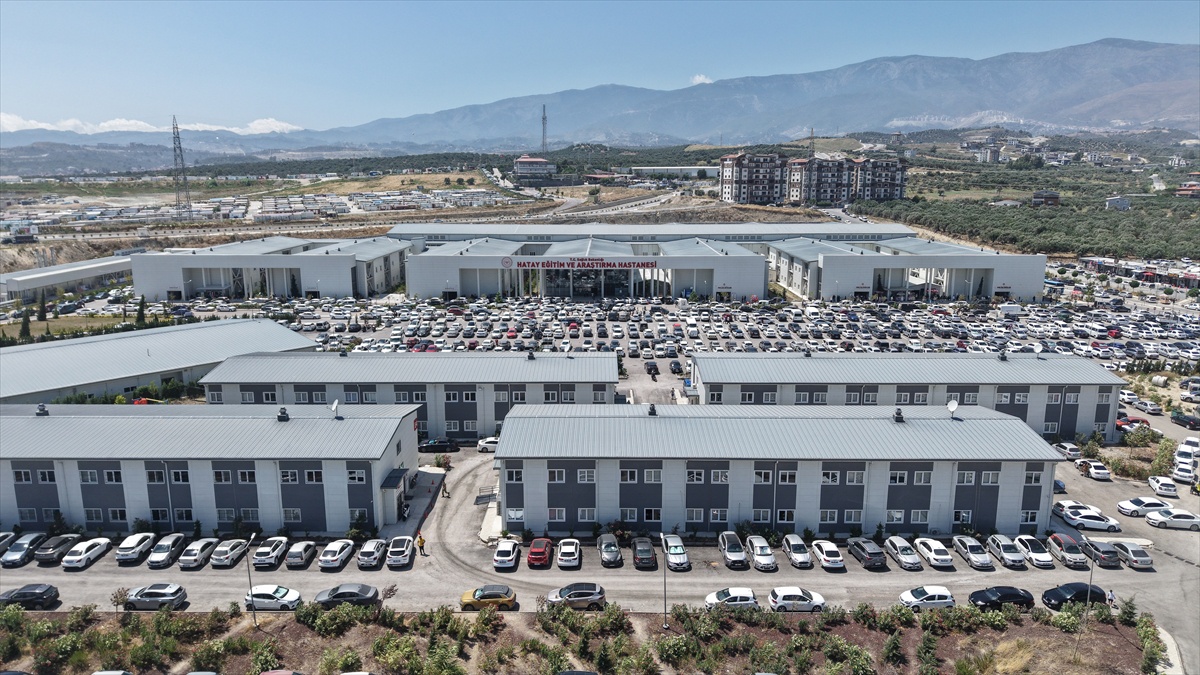 Hatay\'da depremler sonrası inşa edilen hastane kalp hastalarının il dışına sevkinin önüne geçti