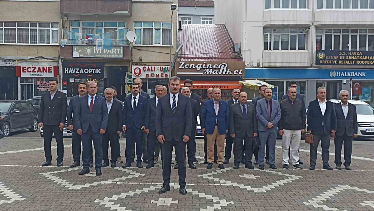 Havza\'da İlköğretim Haftası törenle kutlandı, 1. sınıflara çiçek verildi