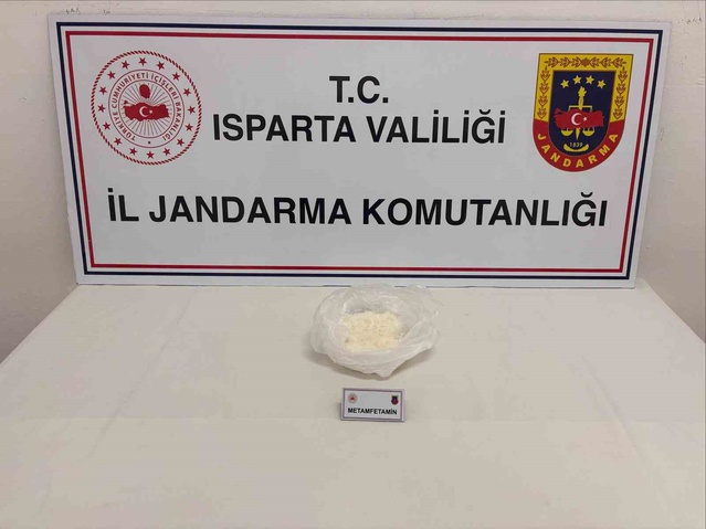 Isparta Gönen'de uyuşturucu operasyonunda 300 gram metamfetamin ele geçirildi