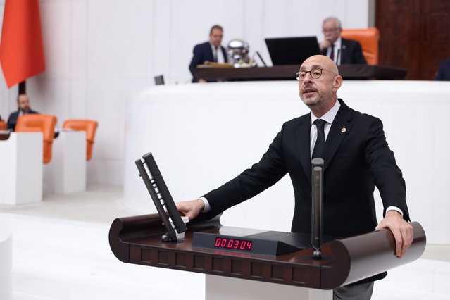 Poyraz, Uçum'un Öcalan sözlerine 'devleti zehirlemekten vazgeçin' diye karşılık verdi
