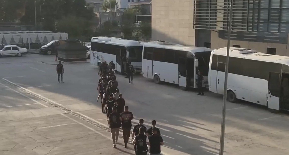 <a class='keyword-sd' href='/kahramanmaras/' title='Kahramanmaraş'>Kahramanmaraş</a> merkezli yasa dışı bahis operasyonunda 67 şüpheli tutuklandı