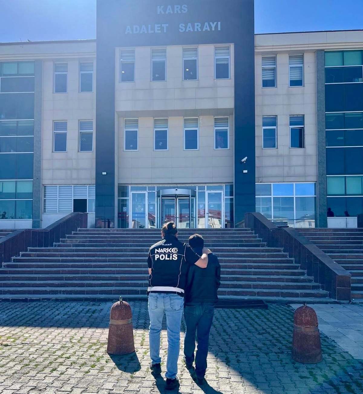 Kars\'ta operasyonda 272,55 gram esrar ele geçirildi, 1 şüpheli gözaltında