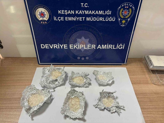 Edirne Keşan'da iki şüphelinin üstünde 22,96 gram metamfetamin ele geçirildi