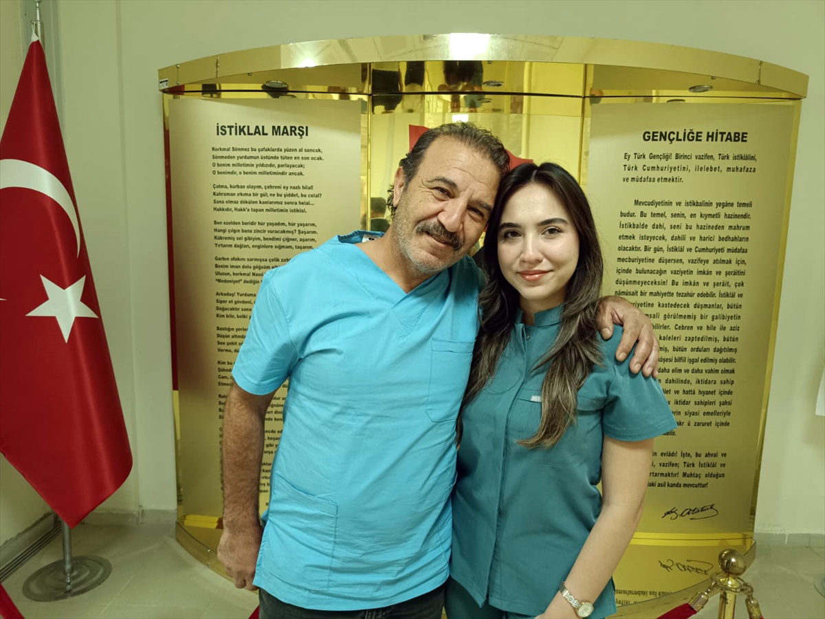 Dr. Ezgi Yıldırım, doğduğu Kozan Devlet Hastanesi\'nde babasıyla göreve başladı
