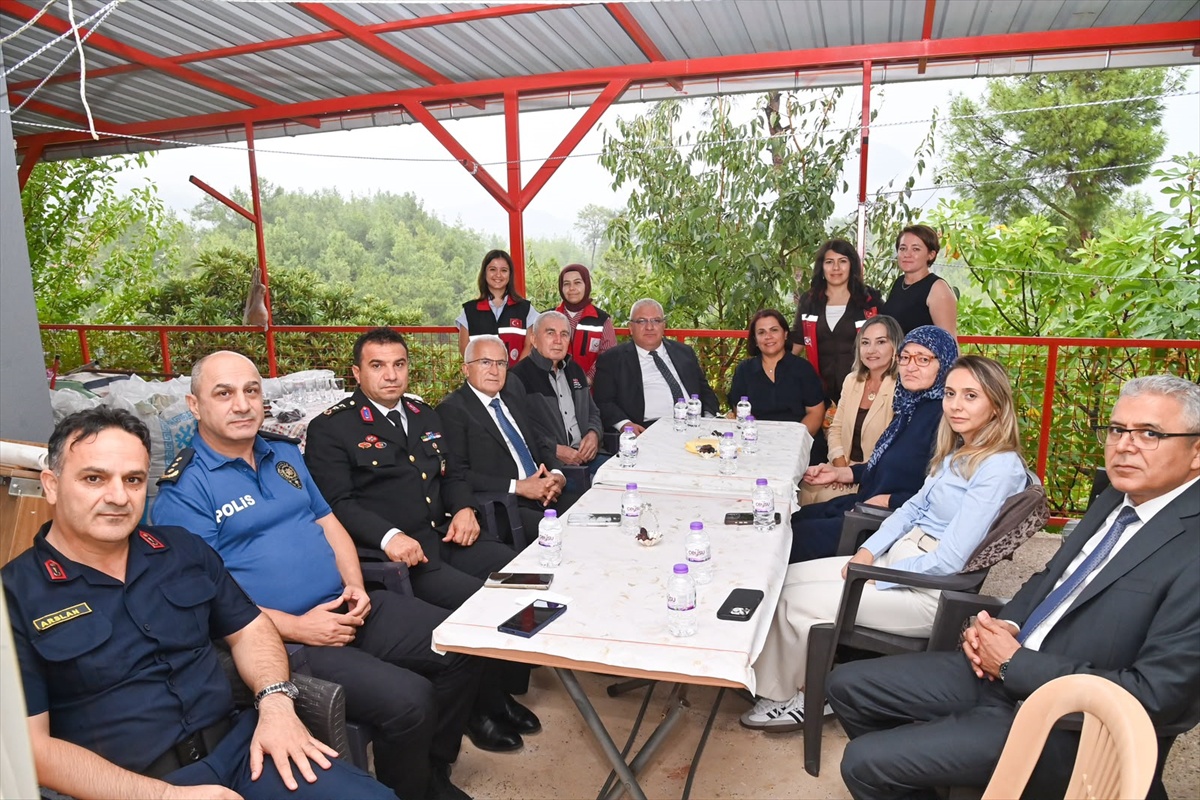 Kumluca Kaymakamı Güneş ve Başkan Avcıoğlu, şehit yakınları ile gazileri ziyaret etti
