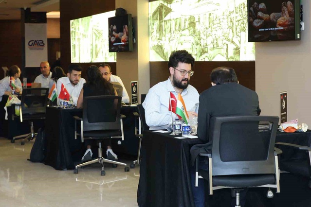 Hintli kuru meyve ithalatçıları Gaziantep'te Türk ihracatçılarla buluştu