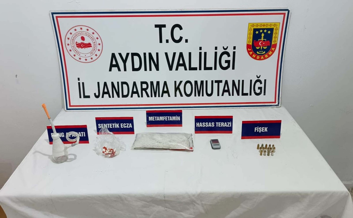 Kuşadası Davutlar\'da uyuşturucu operasyonunda 3 şüpheli gözaltına alındı