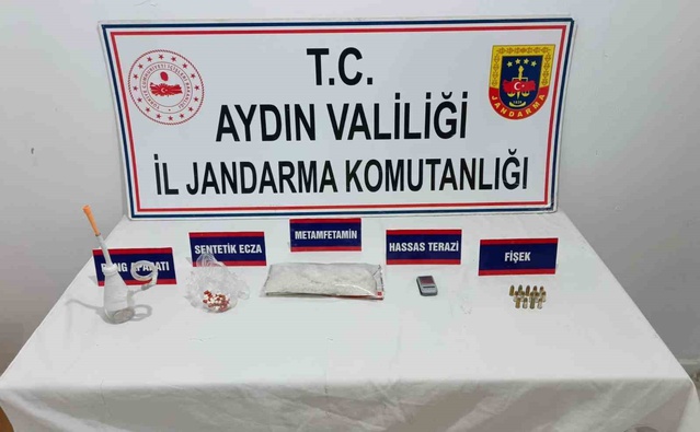 Kuşadası Davutlar'da uyuşturucu operasyonunda 3 şüpheli gözaltına alındı