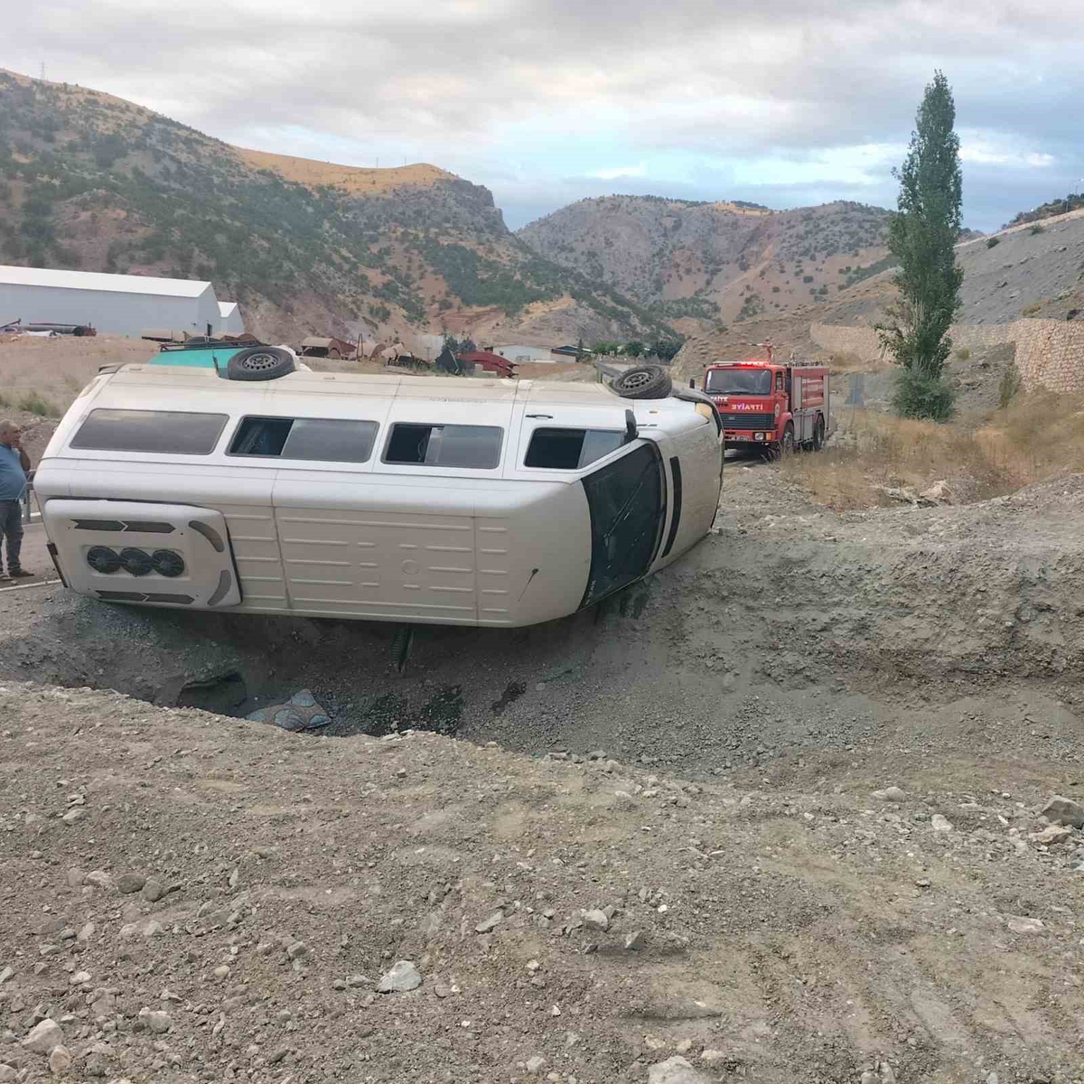 Malatya\'da tarım işçilerini taşıyan minibüs devrildi, kazada yaralanan olmadı