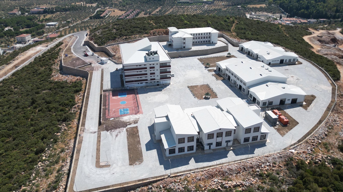 Milas Mesleki ve Teknik Anadolu Lisesinin adı Şehit Emrah Kuran olarak değiştirildi