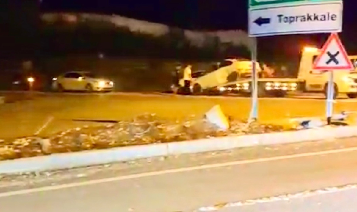 Osmaniye'de kavşakta çarpışan iki otomobilde 3 kişi hafif yaralandı
