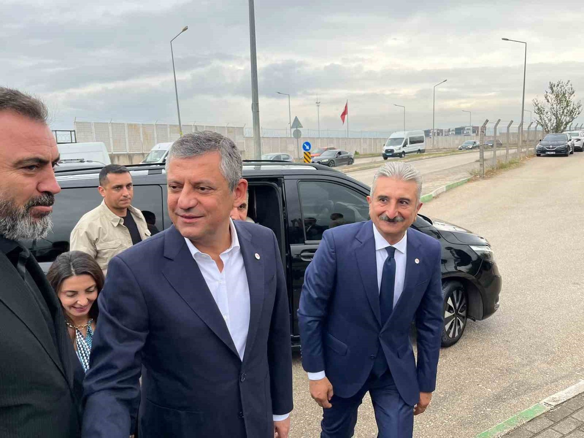 Özgür Özel ve Yeni Parti heyeti tutuklu Başkan Bozbey’i cezaevinde ziyaret etti