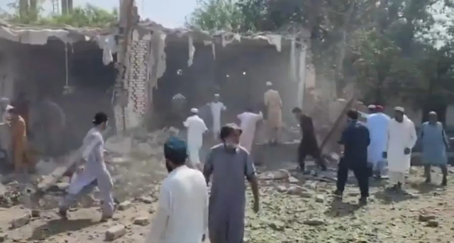 Pakistan'da cami yakınında patlama: En az 15 ölü, 50'den fazla yaralı var
